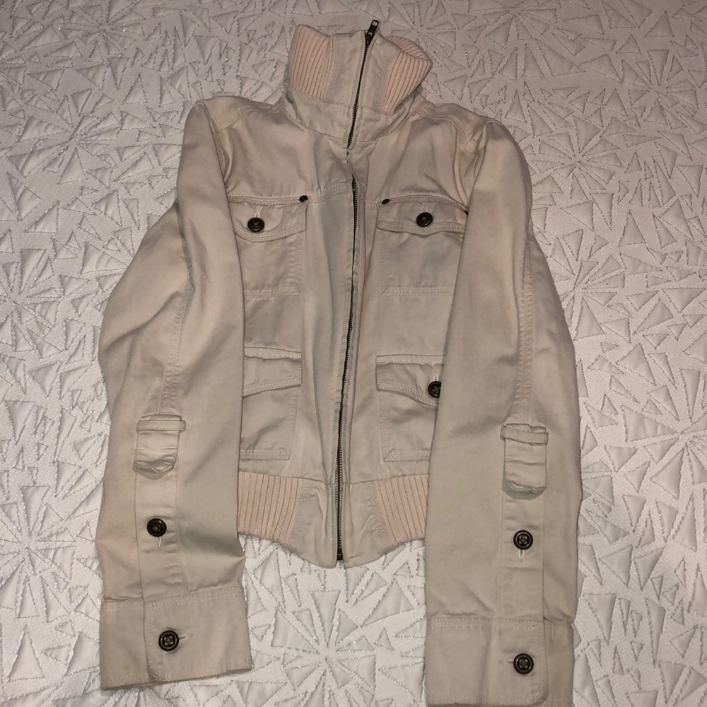 A Light Fall/Spring Jacket - Picture 2 of 3